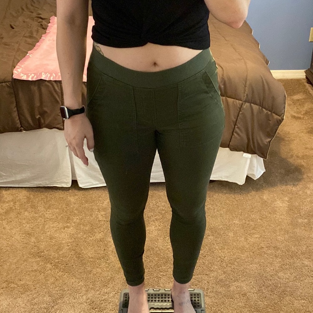 No boundaries jeggings 💚